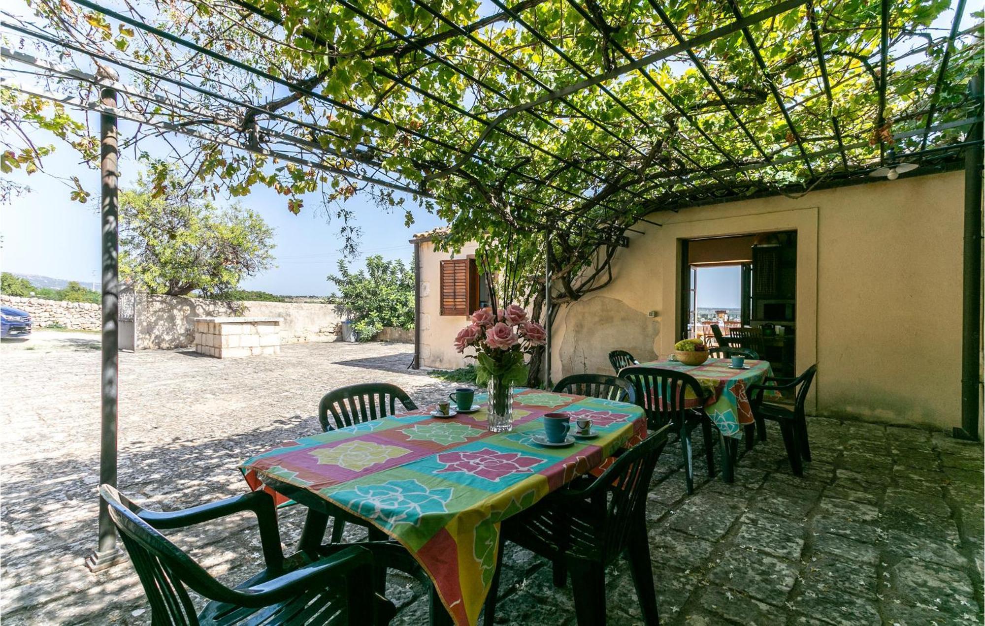 Cozy Home In Ragusa With Kitchen Camemi Exterior photo